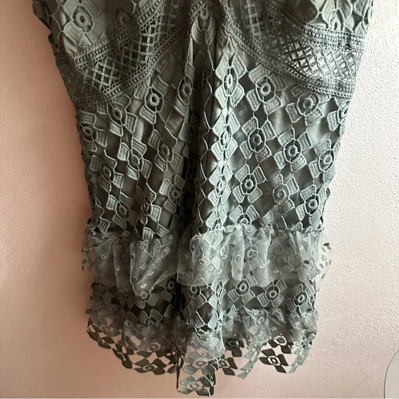 Romeo & Juliet Couture Dress Sage size L Women - Picture 2 of 15